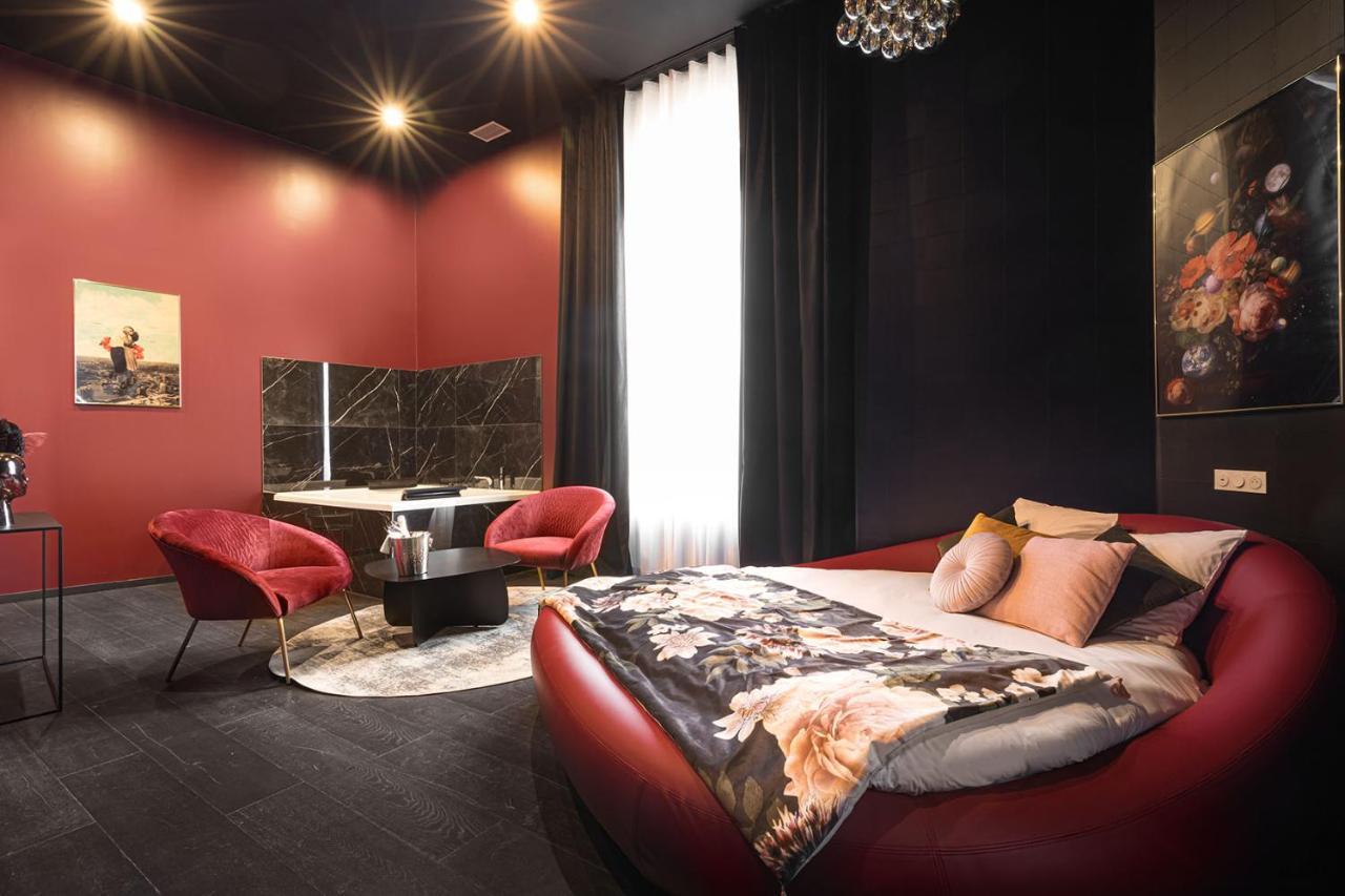 Legend Majestic Superbe Love Room - Jacuzzi - Champagne - Romantisme - Parking Prive Gratuit Mâcon Exterior foto