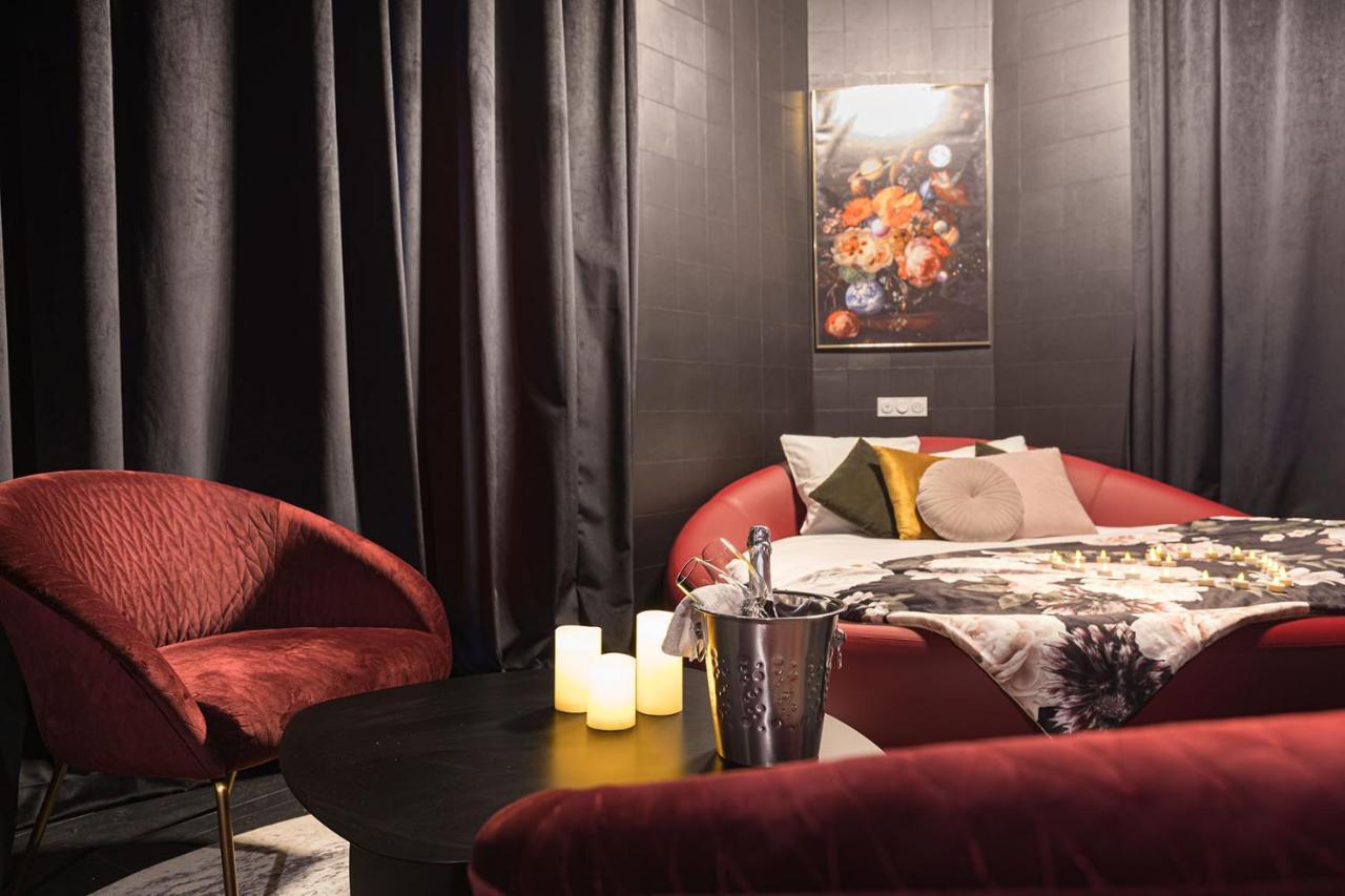 Legend Majestic Superbe Love Room - Jacuzzi - Champagne - Romantisme - Parking Prive Gratuit Mâcon Exterior foto